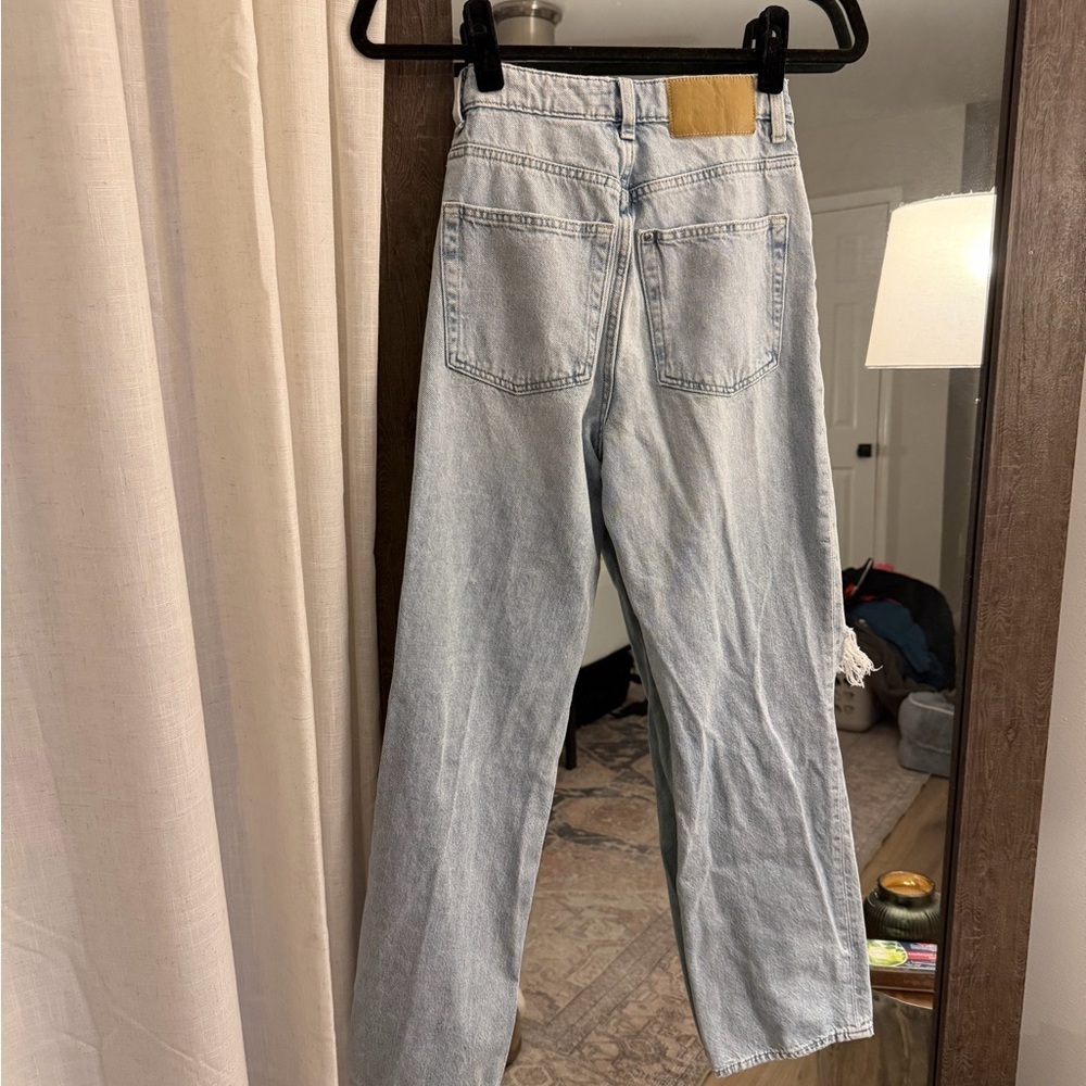 H&M Light Blue Distressed Boyfriend Jeans - Picture 4 of 4